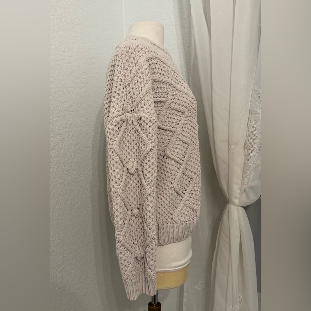 NEW AQUA Brand Women's Cable Knit Cropped Crewneck Chunky Sweater Size L - $128 - Picture 3 of 5